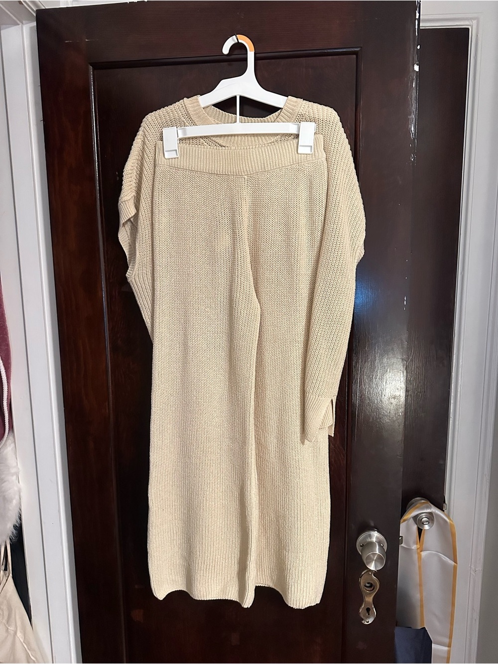 Cream Knit Two-Piece Women's Set - Sleeveless Top & Skirt - Picture 2 of 3